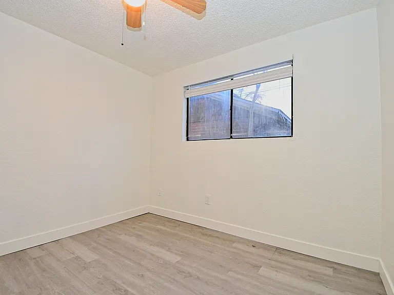 1138 E St — Photo 8