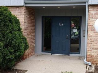 932 E Old Willow Rd APT 102, Prospect Heights, IL 60070