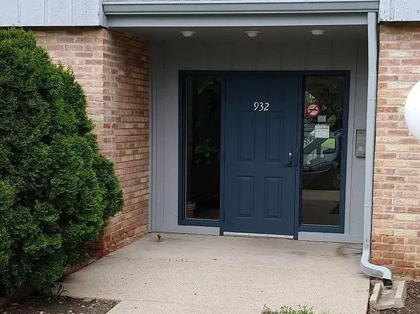 932 E Old Willow Rd APT 102, Prospect Heights, IL 60070