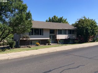 303 Sunset Dr, La Grande, OR 97850