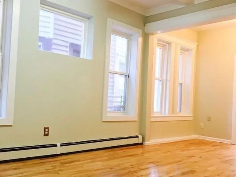 161 S 10th St #3L — Photo 11