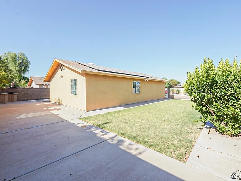 2146 S 47th Ave — Photo 12