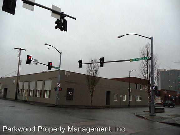 2nd image of 103 W Pioneer