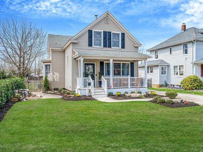 66 Rollstone Avenue, West Sayville, NY, 11796