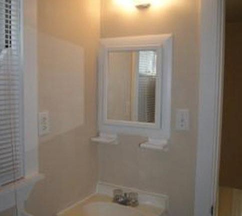 3rd image of 4618 Carter Ave