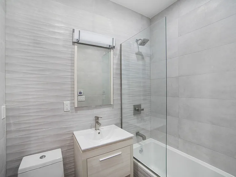 860 E 35th St #4 — Photo 4