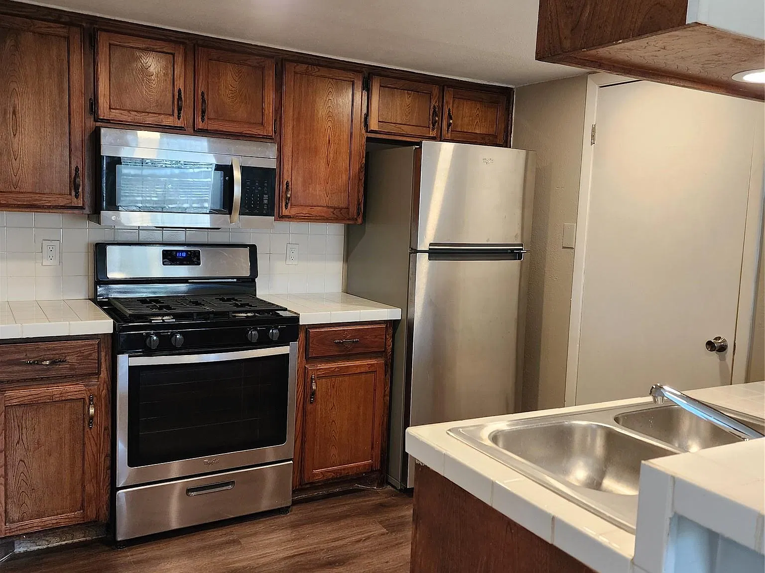 2 bed, 1.0 bath, 1000 sqft, $1,595 — Photo 4
