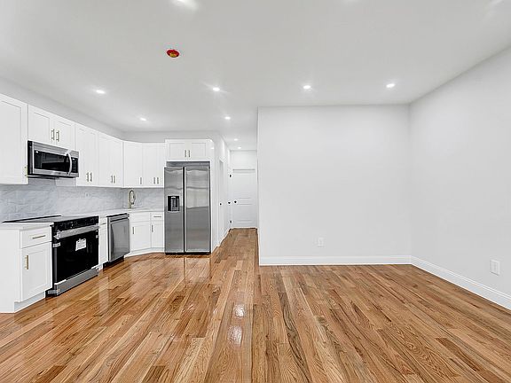 3rd image of 1559 Remsen Ave