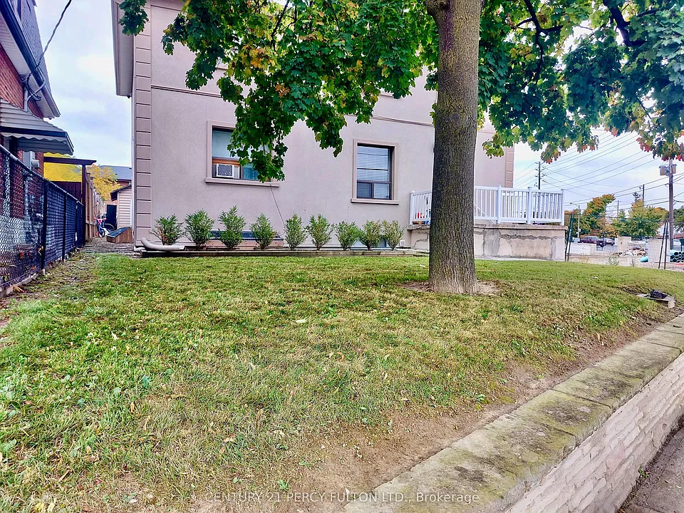 952 Scarlett Rd #2