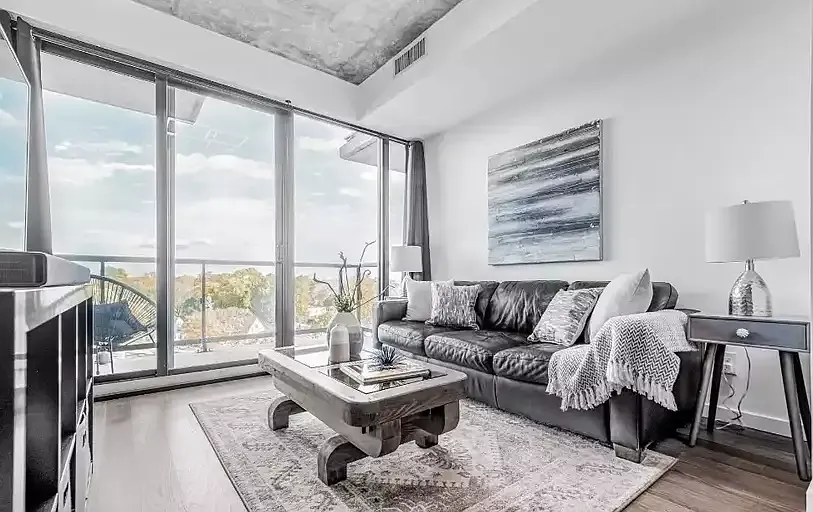 7 Smith Cres #1A photo 1