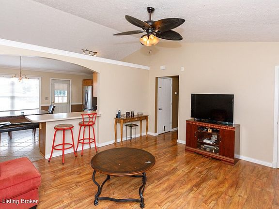 4th image of 6702 Connelly Ct