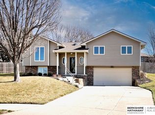 13958 Arbor Cir, Omaha, NE 68144
