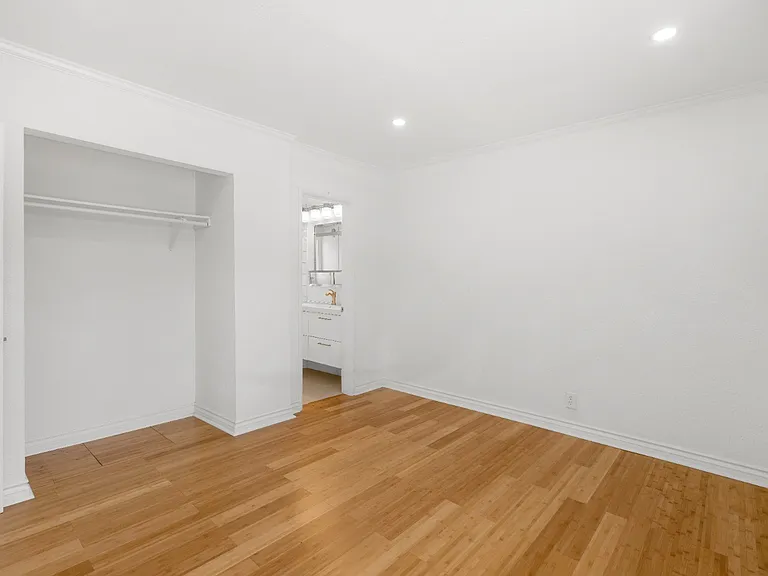 5327 6th Ave #5327 — Photo 20