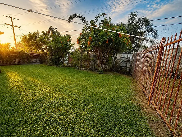 10407 1/2 Juniper St — Photo 12