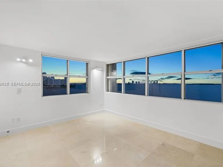 1420 Brickell Bay Dr #CU-1001A — Photo 41
