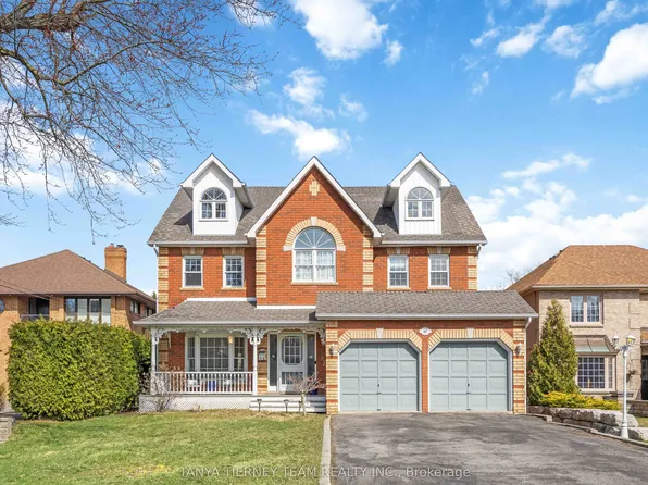 467 Oakwood Dr, Pickering, ON L1W 2M8