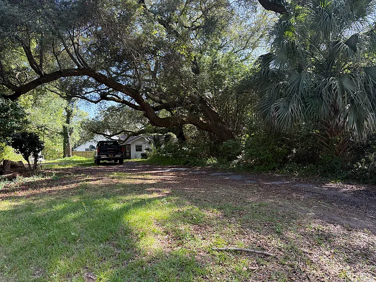 718 Bayou Blvd — Photo 12
