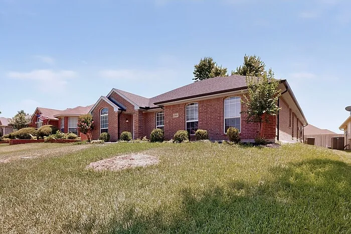 9881 Cambridge Dr — Photo 4