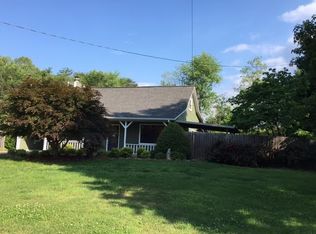 302 Aqua Dr, Forest City, NC 28043