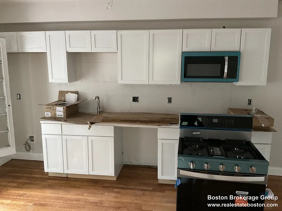 158 Calumet St #1
