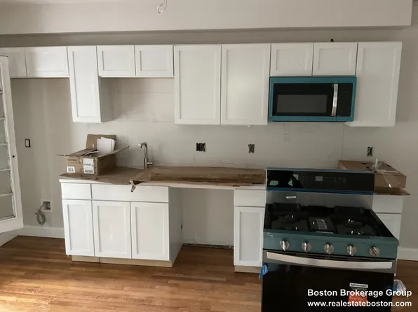 158 Calumet St, Roxbury Crossing, MA