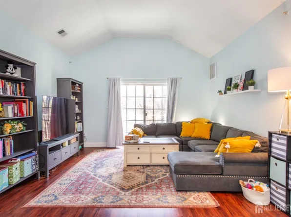 238 Lucy Ct, South Plainfield, NJ 07080