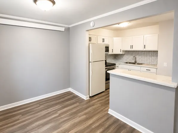 10310 Mayfield Ave #2S, Oak Lawn, IL 60453