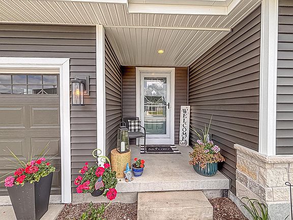 4th image of 957 Elderberry ROAD