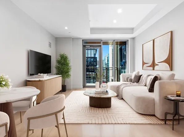 135 Seaport Blvd #1807, Boston, MA 02210