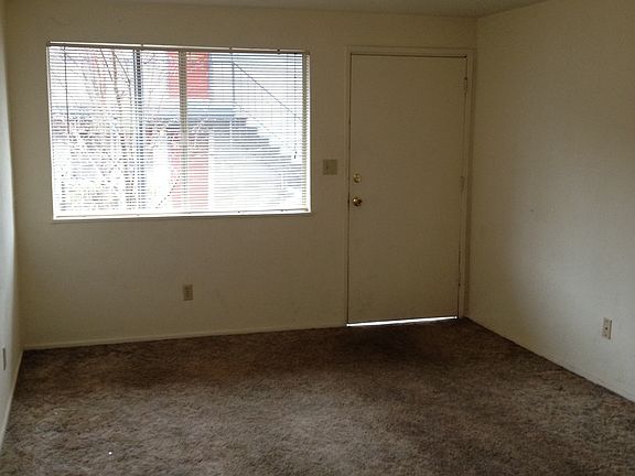 4th image of 135 Lincoln St APT 13