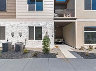 724 S Calhoun Ln, Star, ID 83669