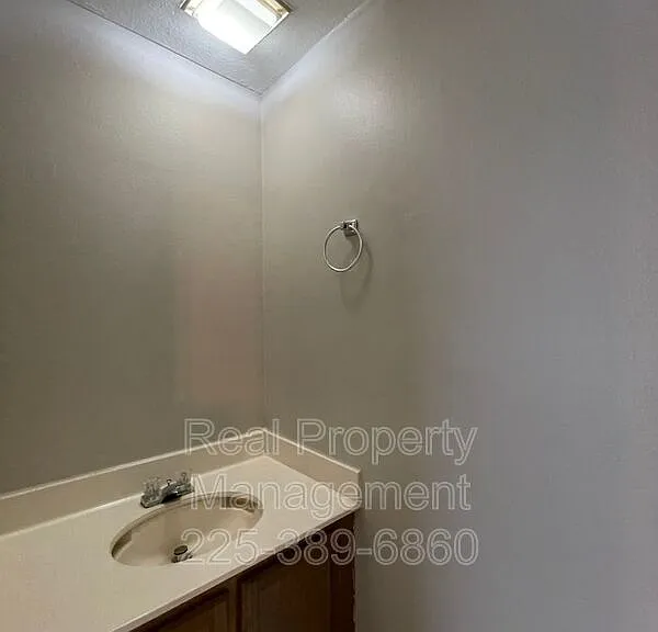 910 W Macci St #18D — Photo 8