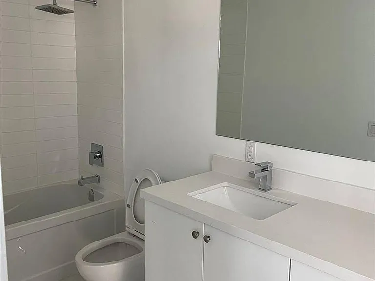 18 Greenbriar Rd #2 — Photo 8