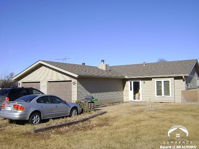 2nd image of 450 Donna Cir