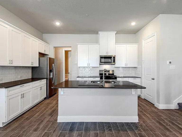6298 Blythe Dr — Photo 7