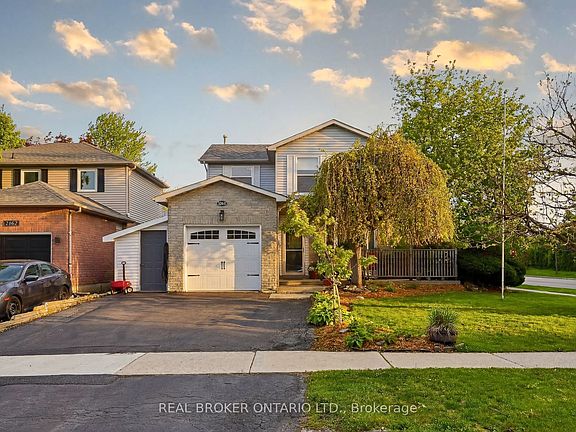 3rd image of 3260 Woodcroft Cres