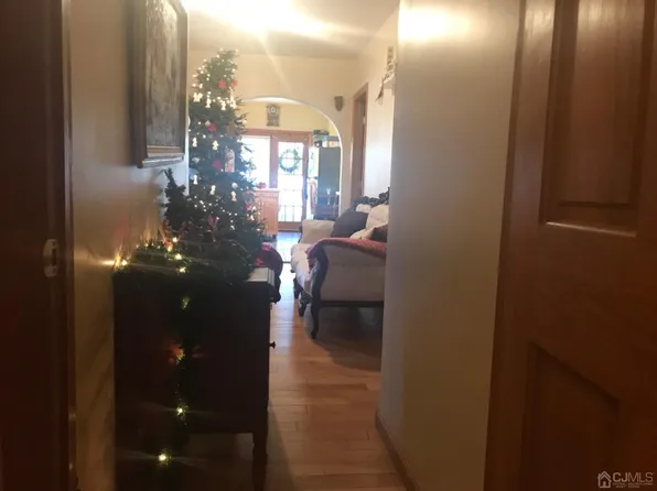 409 Summit Ave, Perth Amboy, NJ 08861