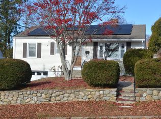 67 Sunset St, New London, CT 06320