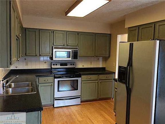 3rd image of 105 Park Meadows Dr