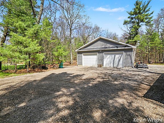5th image of 1492 Crystal Lake Rd