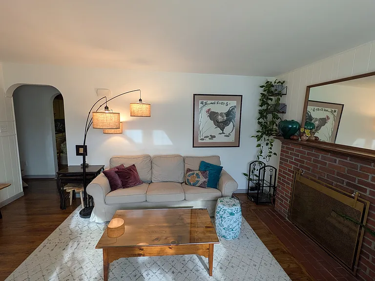 751 Lawrence Blvd — Photo 4