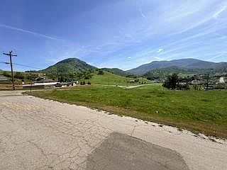 3rd image of 6301 Lupine Dr