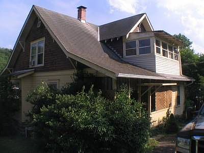 2nd image of 11807 Bedford Rd NE