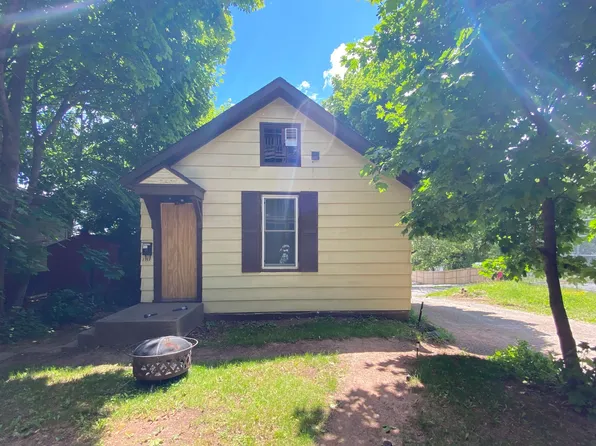 920 1/2 E 5th St, Duluth, MN 55805