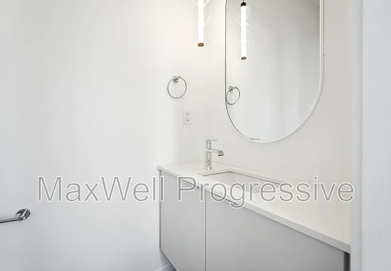 11109 51st St NW #MAIN — Photo 2
