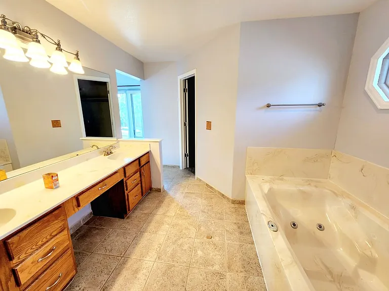 10995 Allison Ct — Photo 9