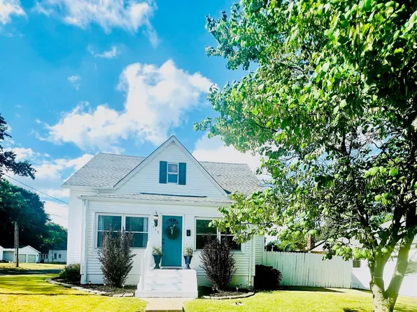 115 W 4th St, Sparta, IL 62286