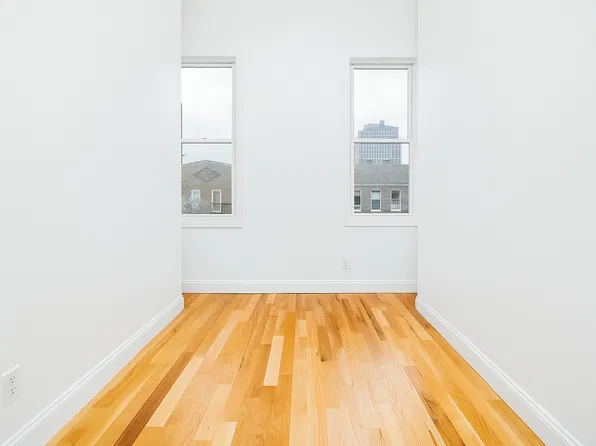 295 Wyckoff Avenue image 1 of 10