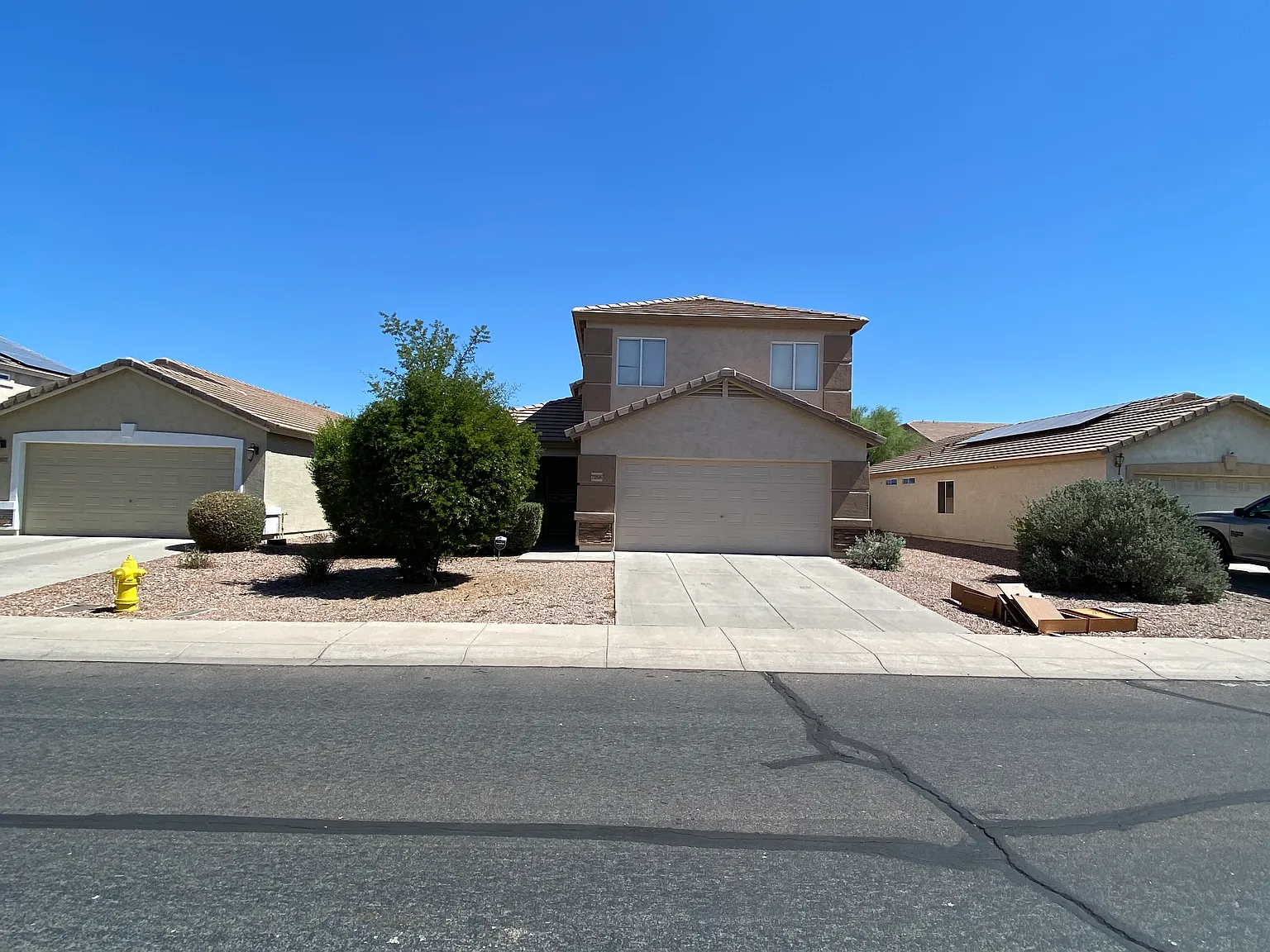 3 bed, 2.5 bath, 1811 sqft, $2,200 — Photo 3