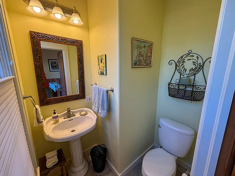 385 Coombs St — Photo 7